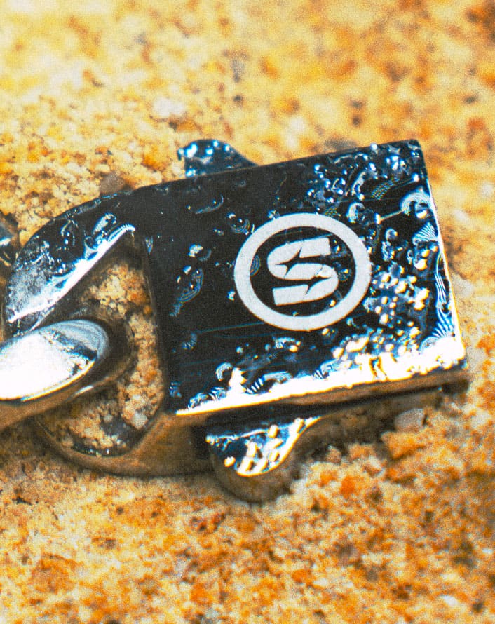 Alt image
